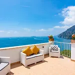 Nina ベッド・アンド・ブレックファスト