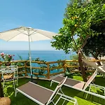 Nina ベッド・アンド・ブレックファスト