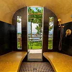 Nina ポジターノ