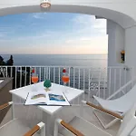 Nina 4* ポジターノ