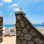 Nina Couette-café Positano