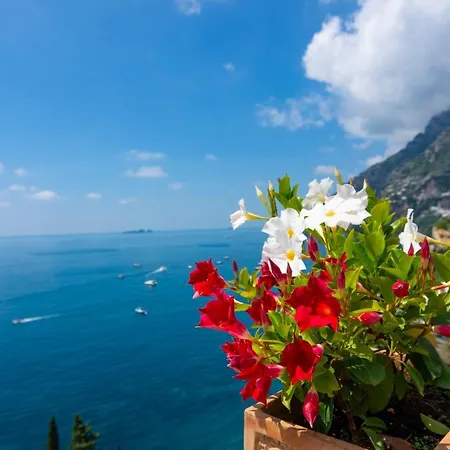 فندق مبيت وإفطار Nina 4*